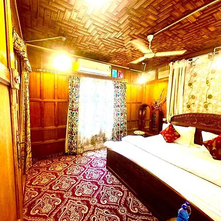 Lake Palace Group Of House Boats Srinagar  Luaran gambar