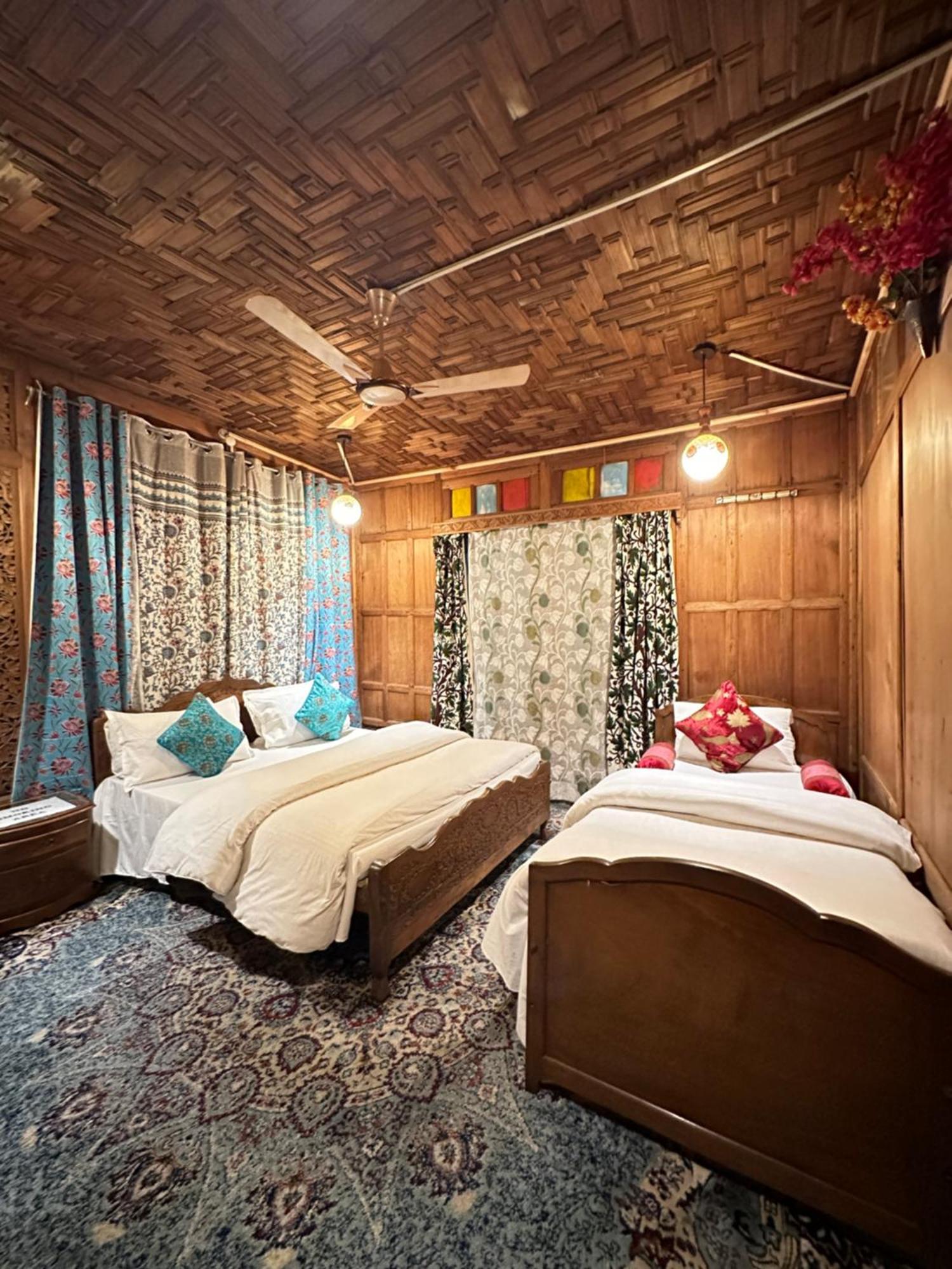Lake Palace Group Of House Boats Srinagar  Luaran gambar