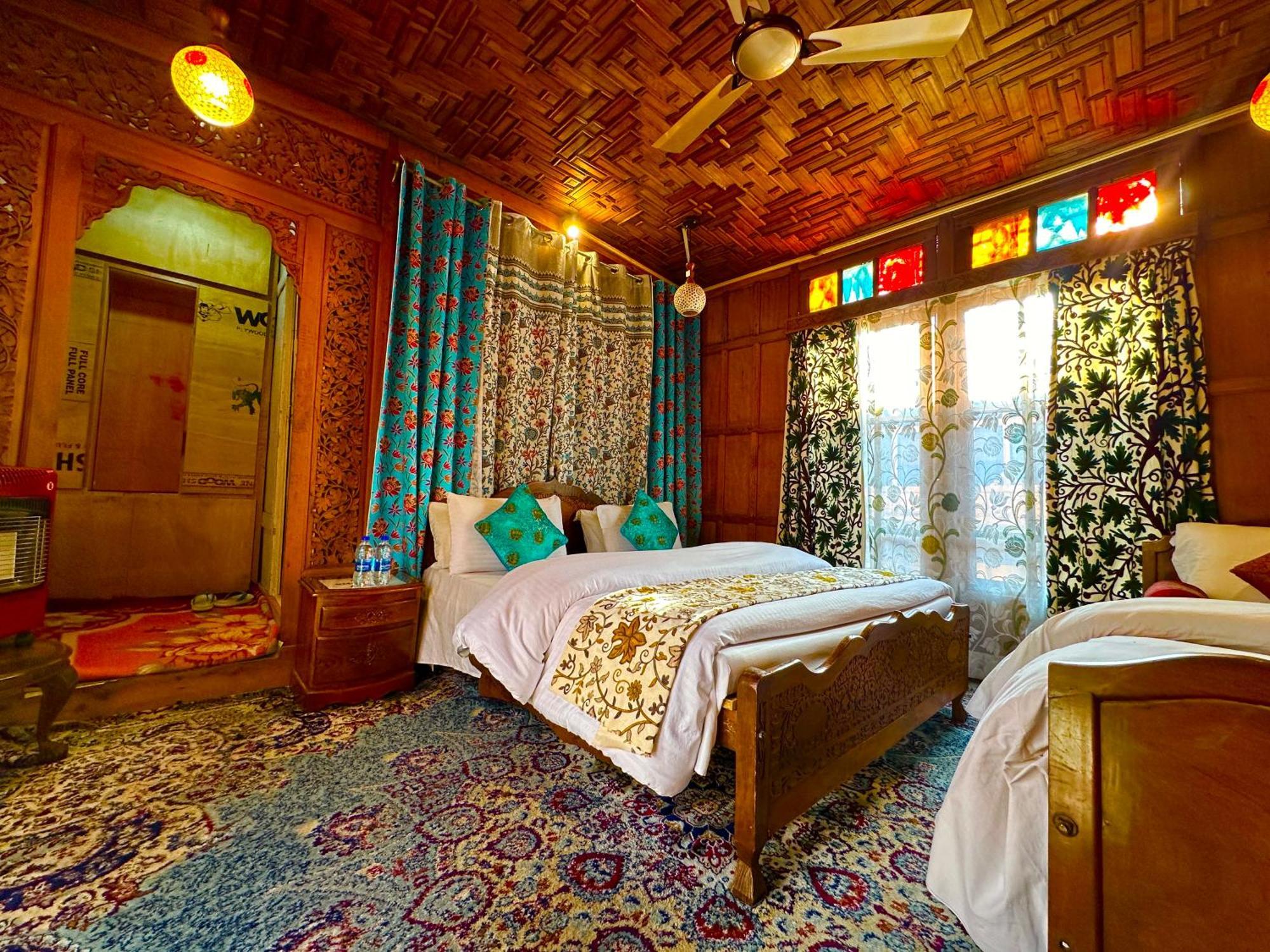 Lake Palace Group Of House Boats Srinagar  Luaran gambar