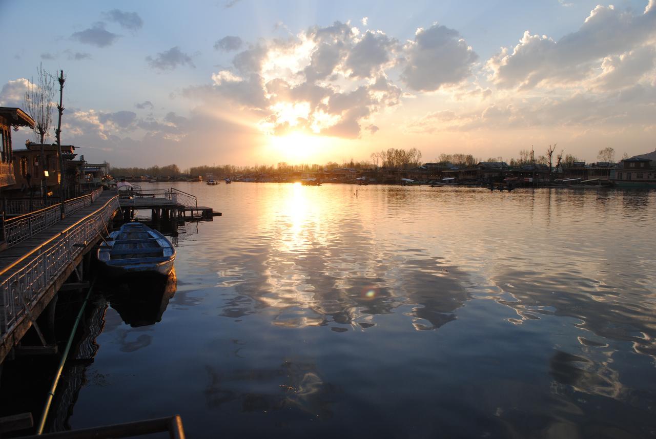 Lake Palace Group Of House Boats Srinagar  Luaran gambar