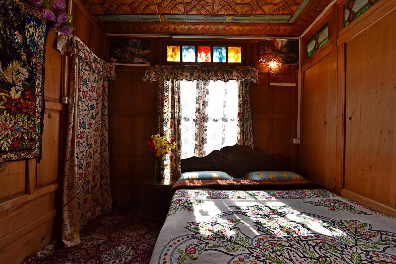Lake Palace Group Of House Boats Srinagar  Luaran gambar