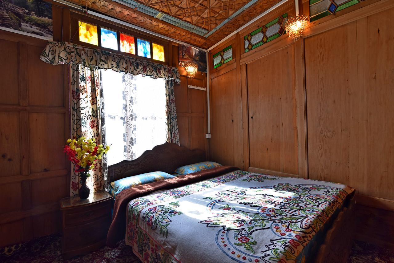 Lake Palace Group Of House Boats Srinagar  Luaran gambar