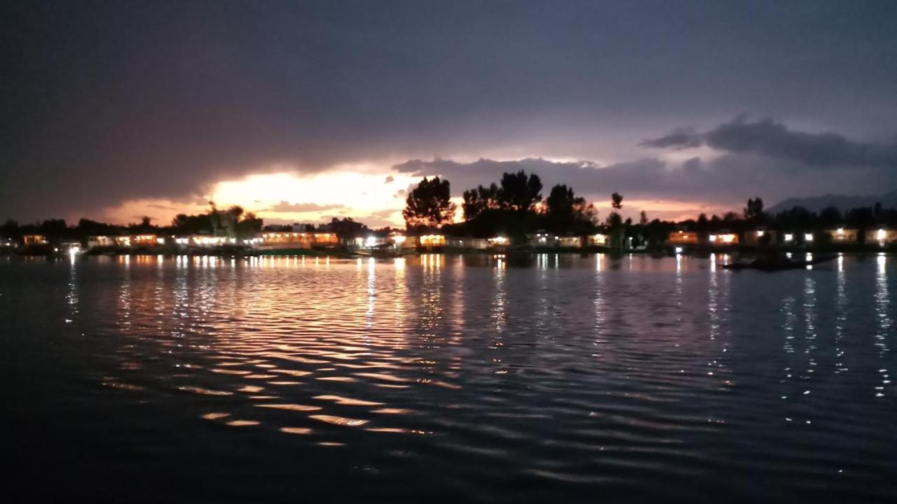 Lake Palace Group Of House Boats Srinagar  Luaran gambar